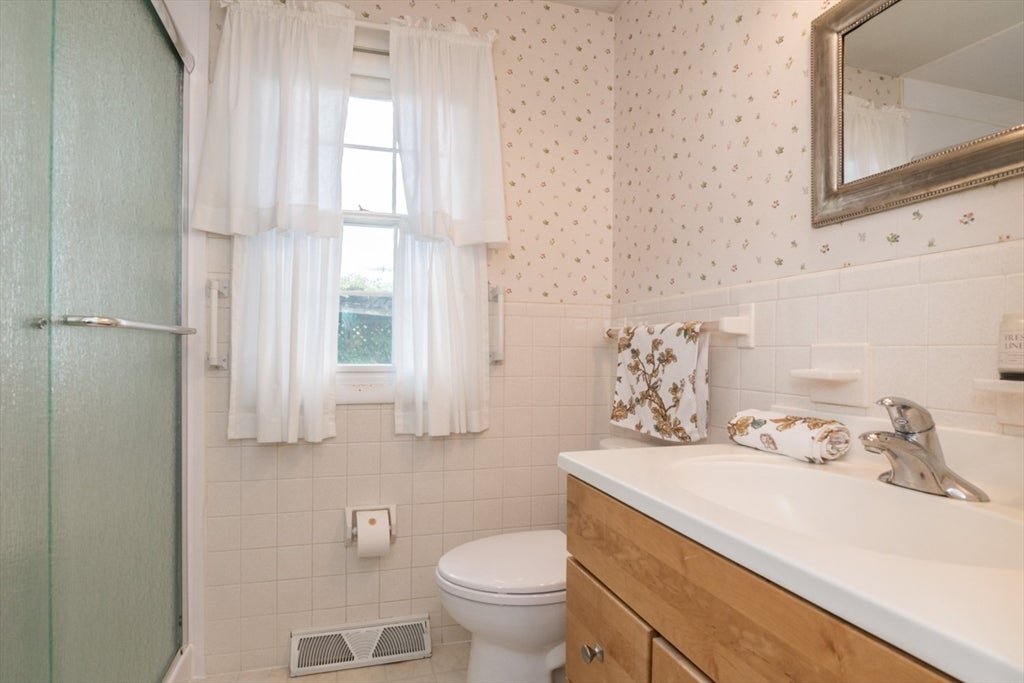 90 Columbia Drive, Amherst, MA, 90 Columbia Drive, Amherst, MA Photo #23