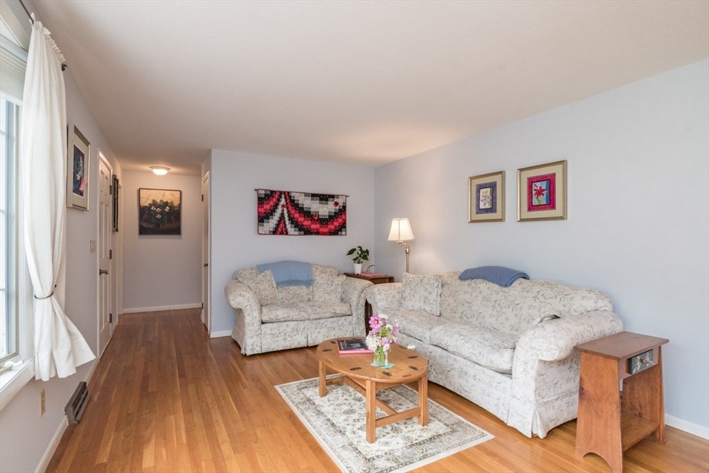 90 Columbia Drive, Amherst, MA, 90 Columbia Drive, Amherst, MA Photo #5