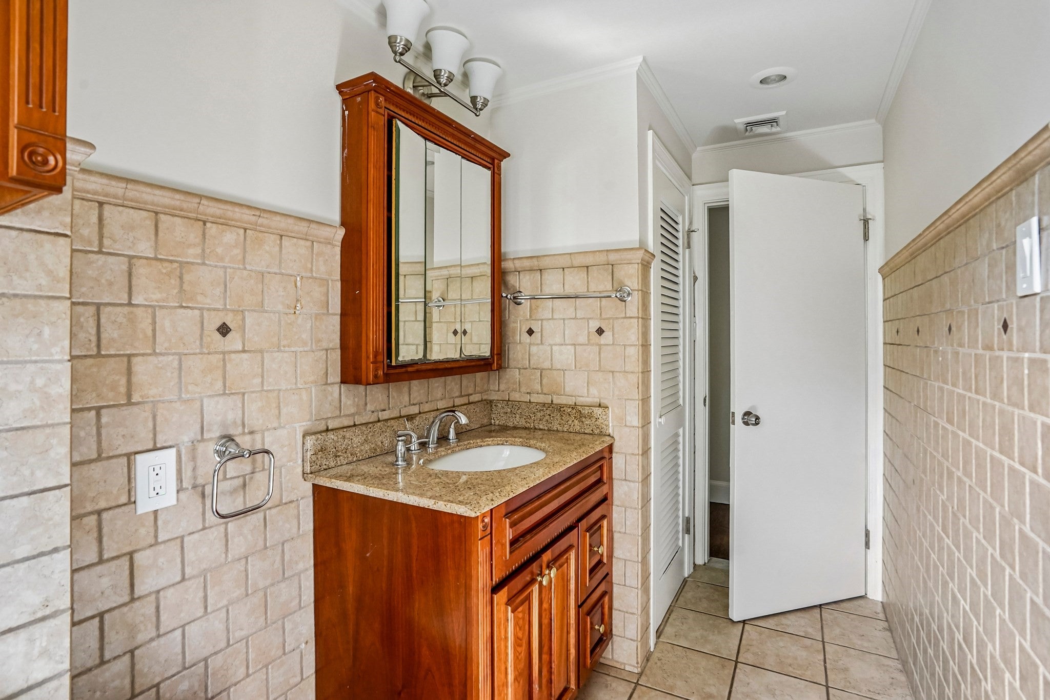 56 Cushing St, North Providence, RI, 56 Cushing St, North Providence, RI Photo #15