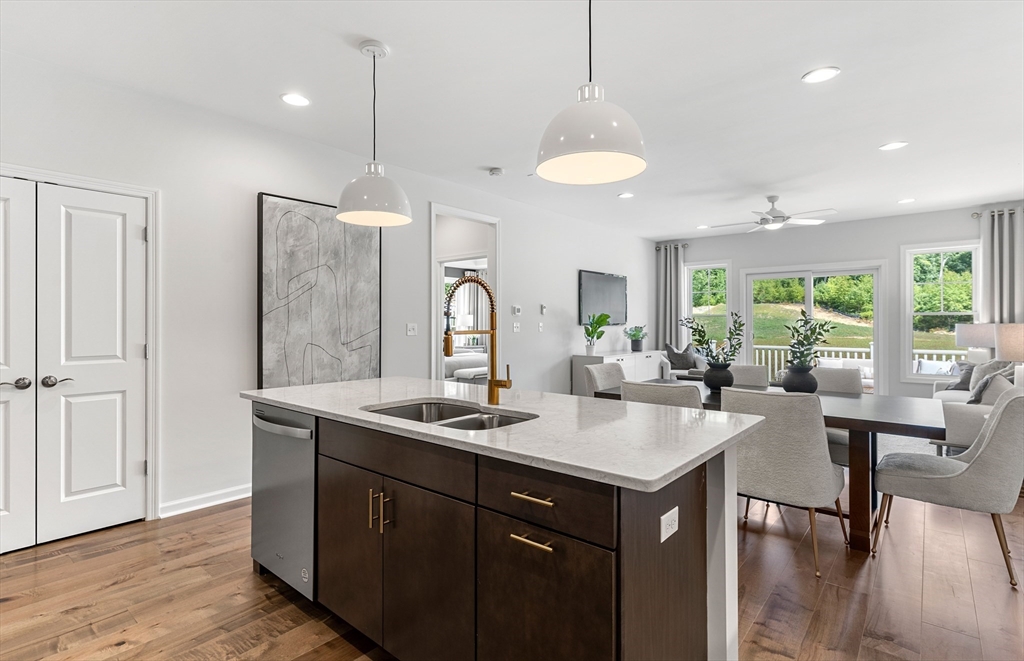 8 Weathervane Drive 19