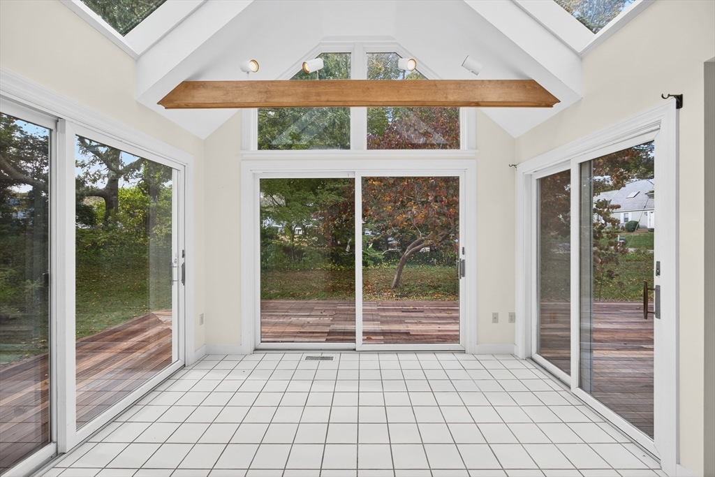 Chatham, Massachusetts 02633, United States, 5 Bedrooms Bedrooms, ,3 BathroomsBathrooms,Residential,Active,225419