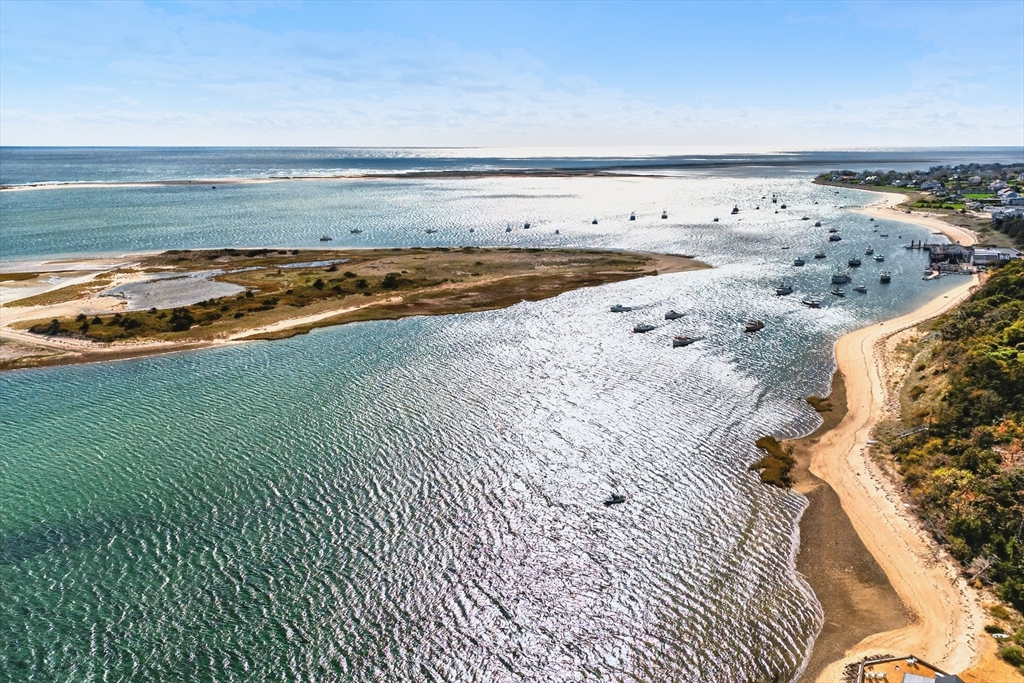 Chatham, Massachusetts 02633, United States, 5 Bedrooms Bedrooms, ,3 BathroomsBathrooms,Residential,Active,225419