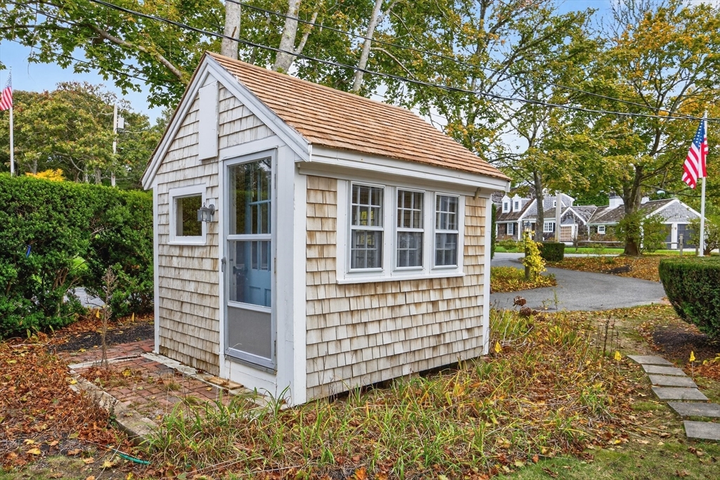 Chatham, Massachusetts 02633, United States, 5 Bedrooms Bedrooms, ,3 BathroomsBathrooms,Residential,Active,225419