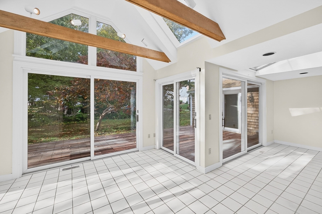 Chatham, Massachusetts 02633, United States, 5 Bedrooms Bedrooms, ,3 BathroomsBathrooms,Residential,Active,225419