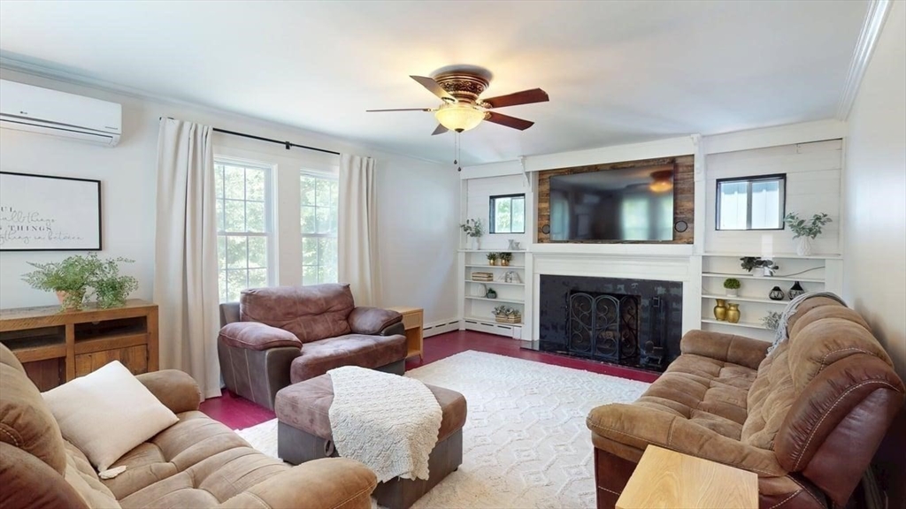 690 Taunton Ave