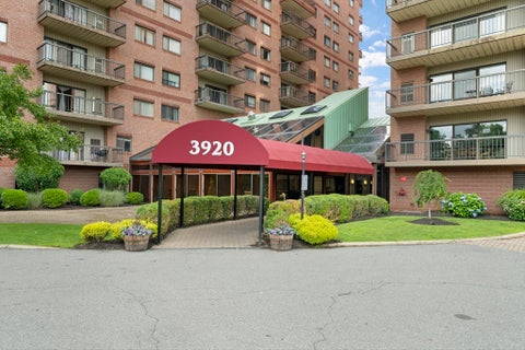 Photo of 3920 Mystic Valley Pkwy #514, Medford, MA 02155 (MLS # 73544344)