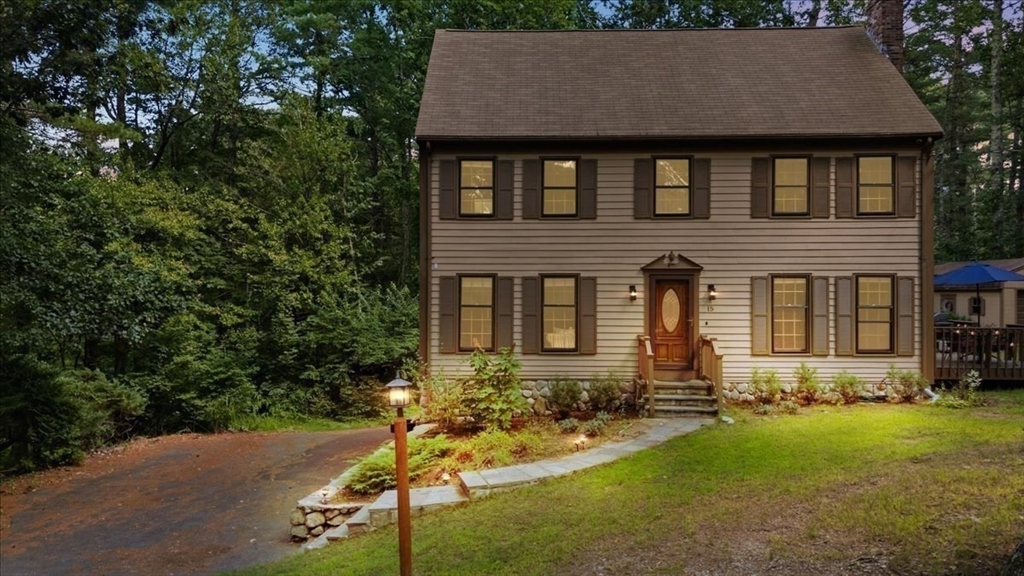 15 Daisy Dr