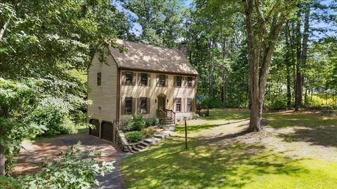 15 Daisy Dr Walpole MA 02081