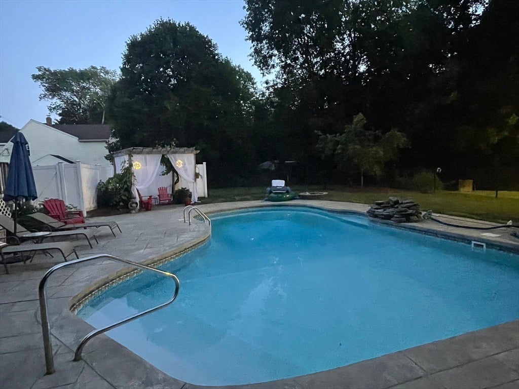 27 Bliss Ave