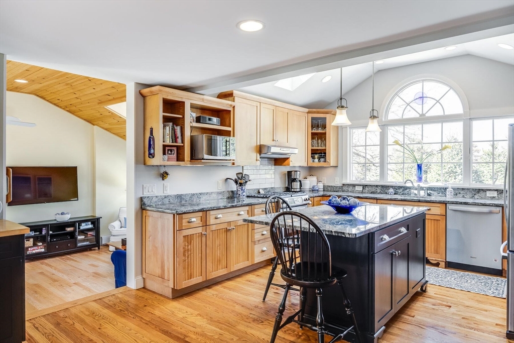 30 Beach Rd 30