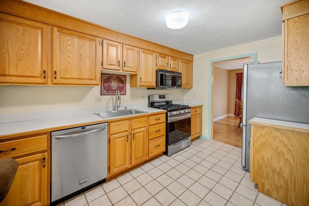 175 Brickett Hill Cir 175