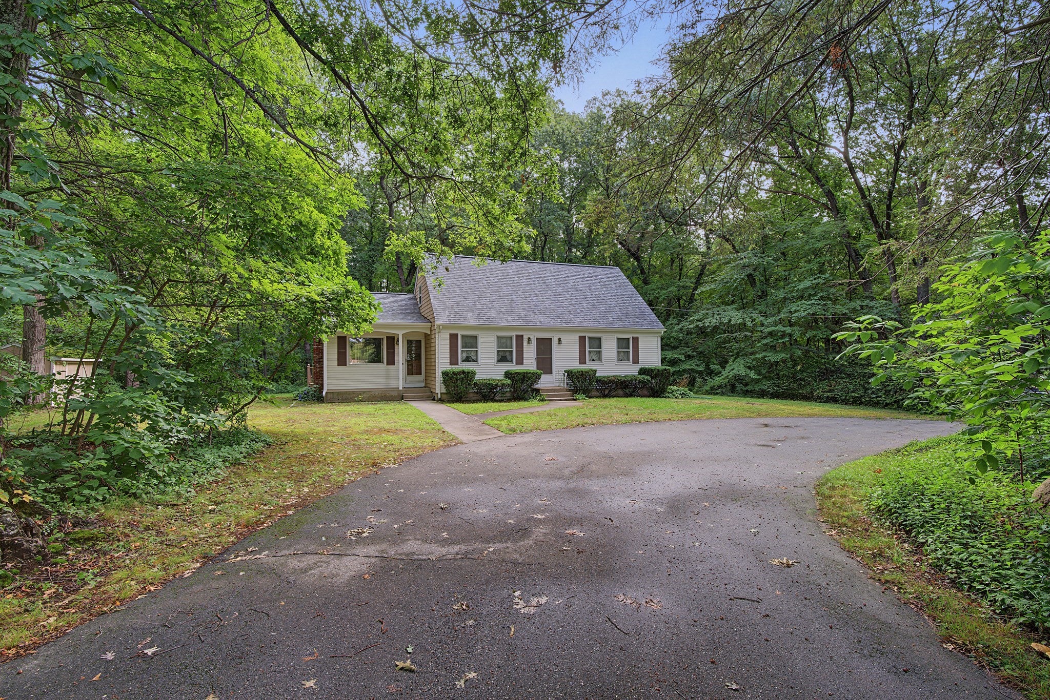 27 Peck Hill Road