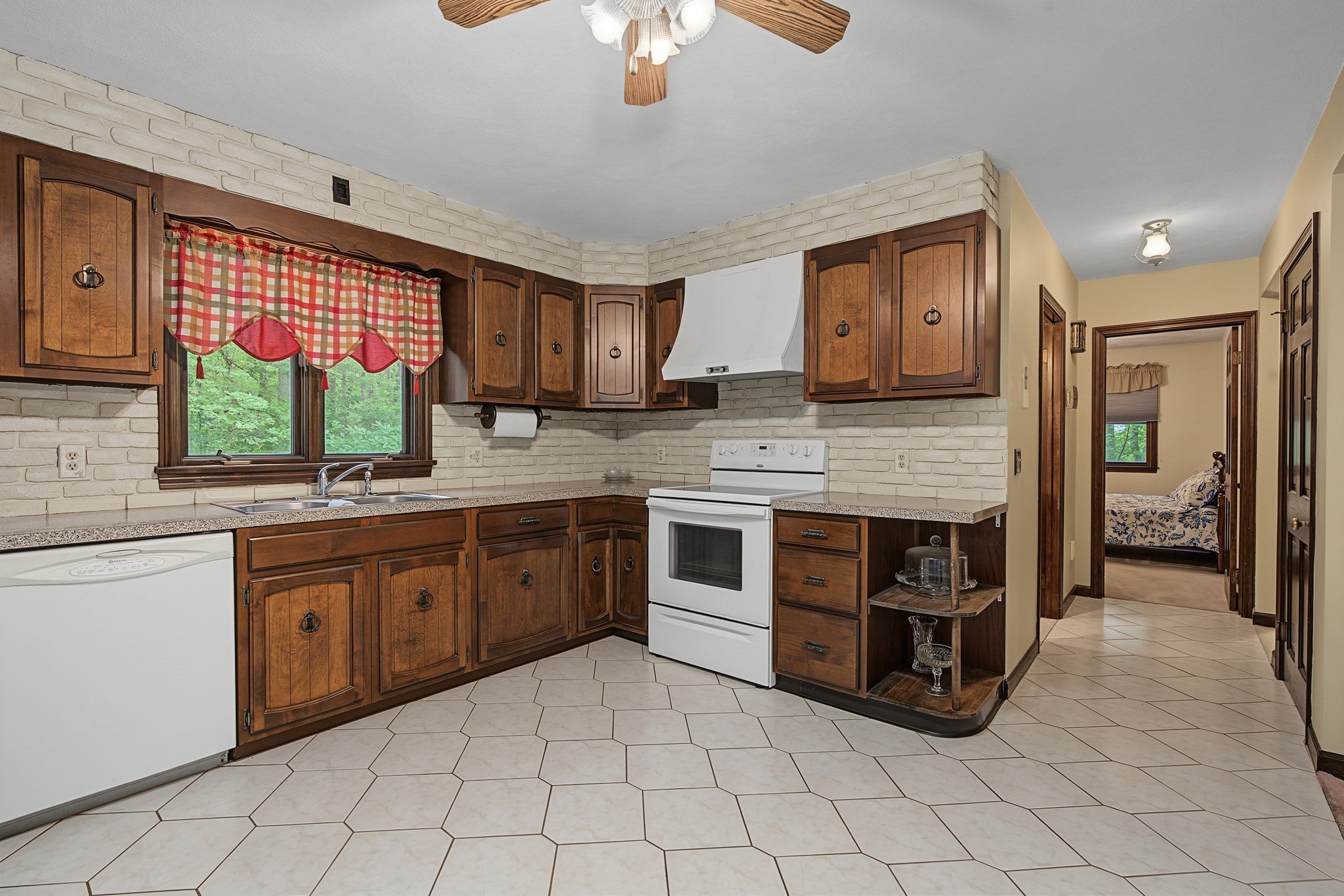 27 Peck Hill Road, Johnston, RI Photo #10