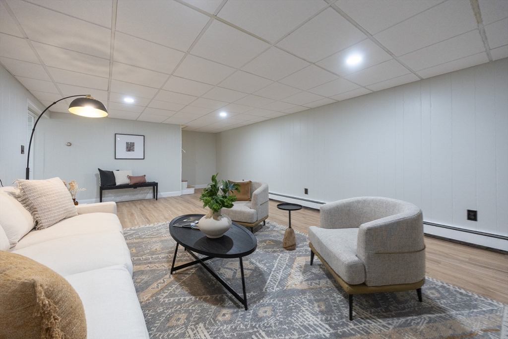 Easton, Massachusetts 02375, United States, 4 Bedrooms Bedrooms, ,3 BathroomsBathrooms,Residential,Active,150547