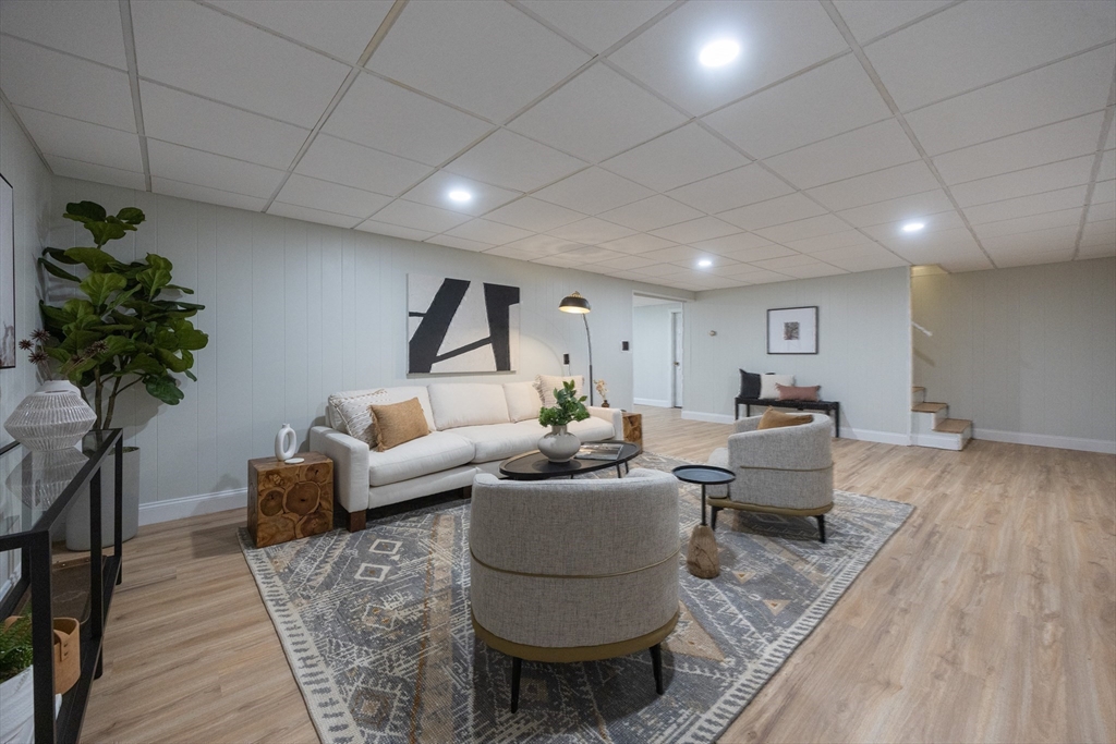 Easton, Massachusetts 02375, United States, 4 Bedrooms Bedrooms, ,3 BathroomsBathrooms,Residential,Active,150547