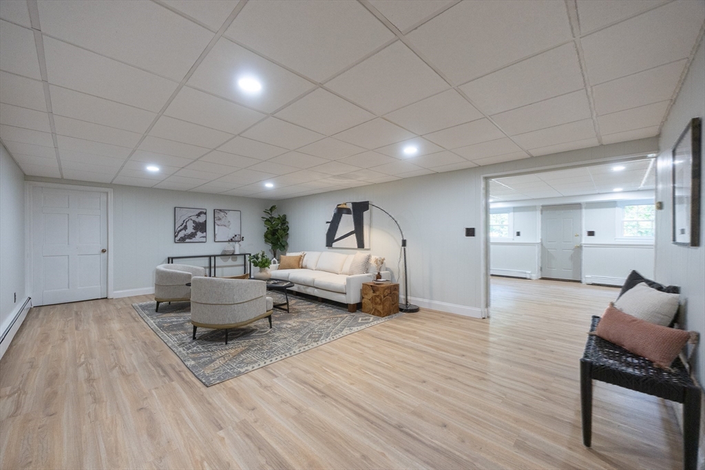 Easton, Massachusetts 02375, United States, 4 Bedrooms Bedrooms, ,3 BathroomsBathrooms,Residential,Active,150547