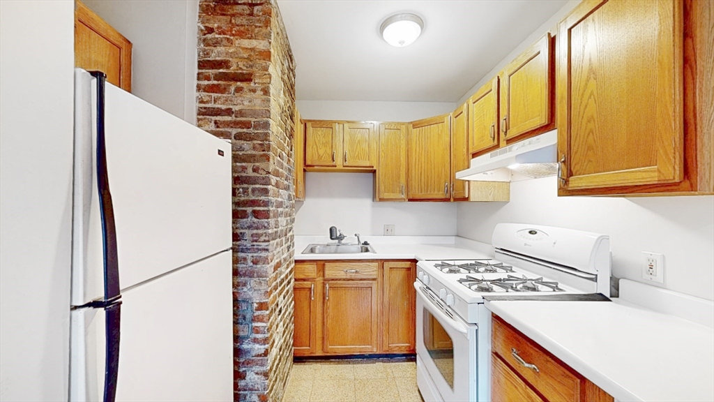506 E 8th St 3