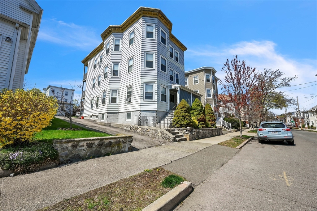 19-21 Laurel St