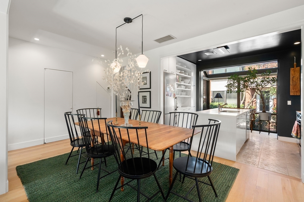 37 Shipway Pl 37
