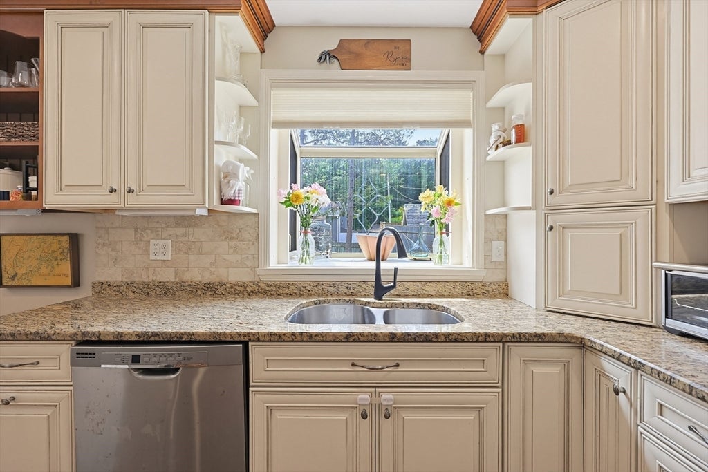 45 Perry St, Weymouth, MA, 45 Perry St, Weymouth, MA Photo #11