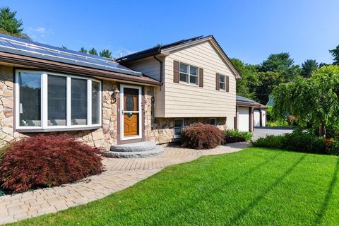 22 Carleton Rd Tewksbury MA 01876