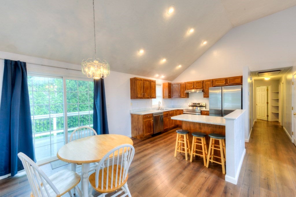 4 Matteo St, Worcester, MA Photo #8