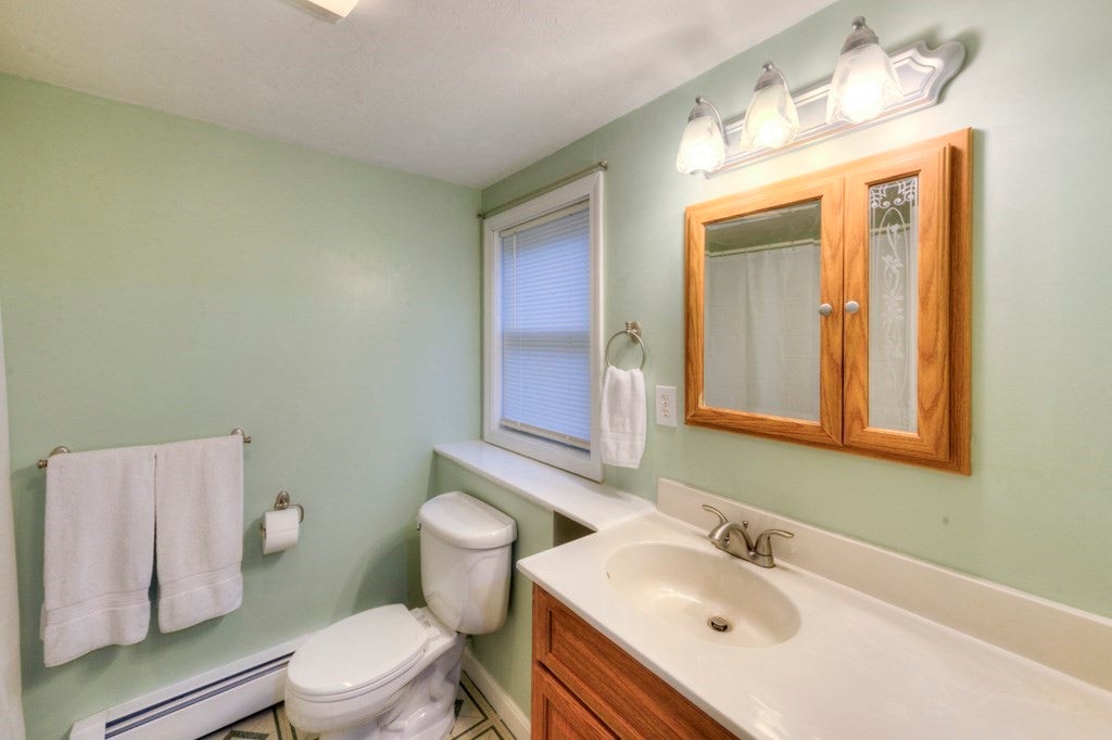 4 Matteo St, Worcester, MA Photo #29