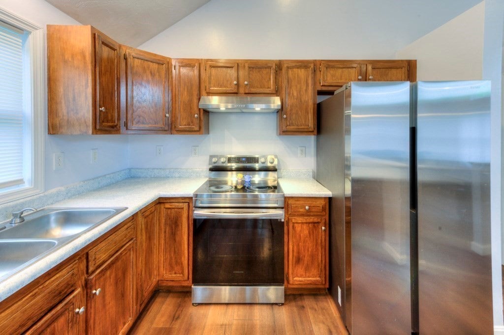 4 Matteo St, Worcester, MA Photo #6
