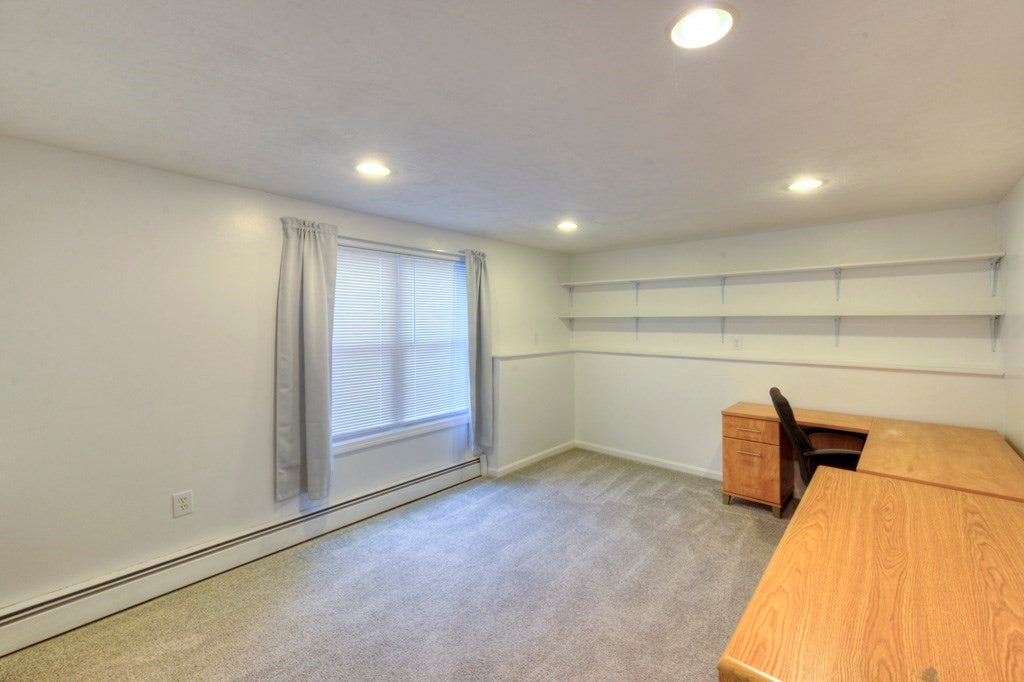 4 Matteo St, Worcester, MA Photo #31