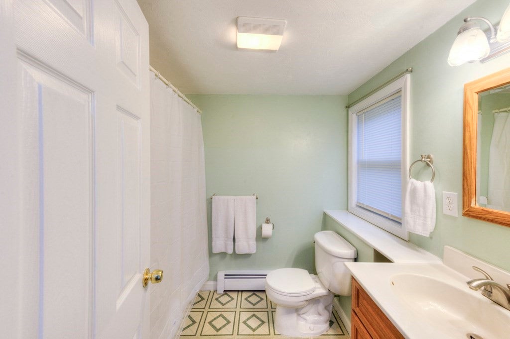 4 Matteo St, Worcester, MA Photo #28