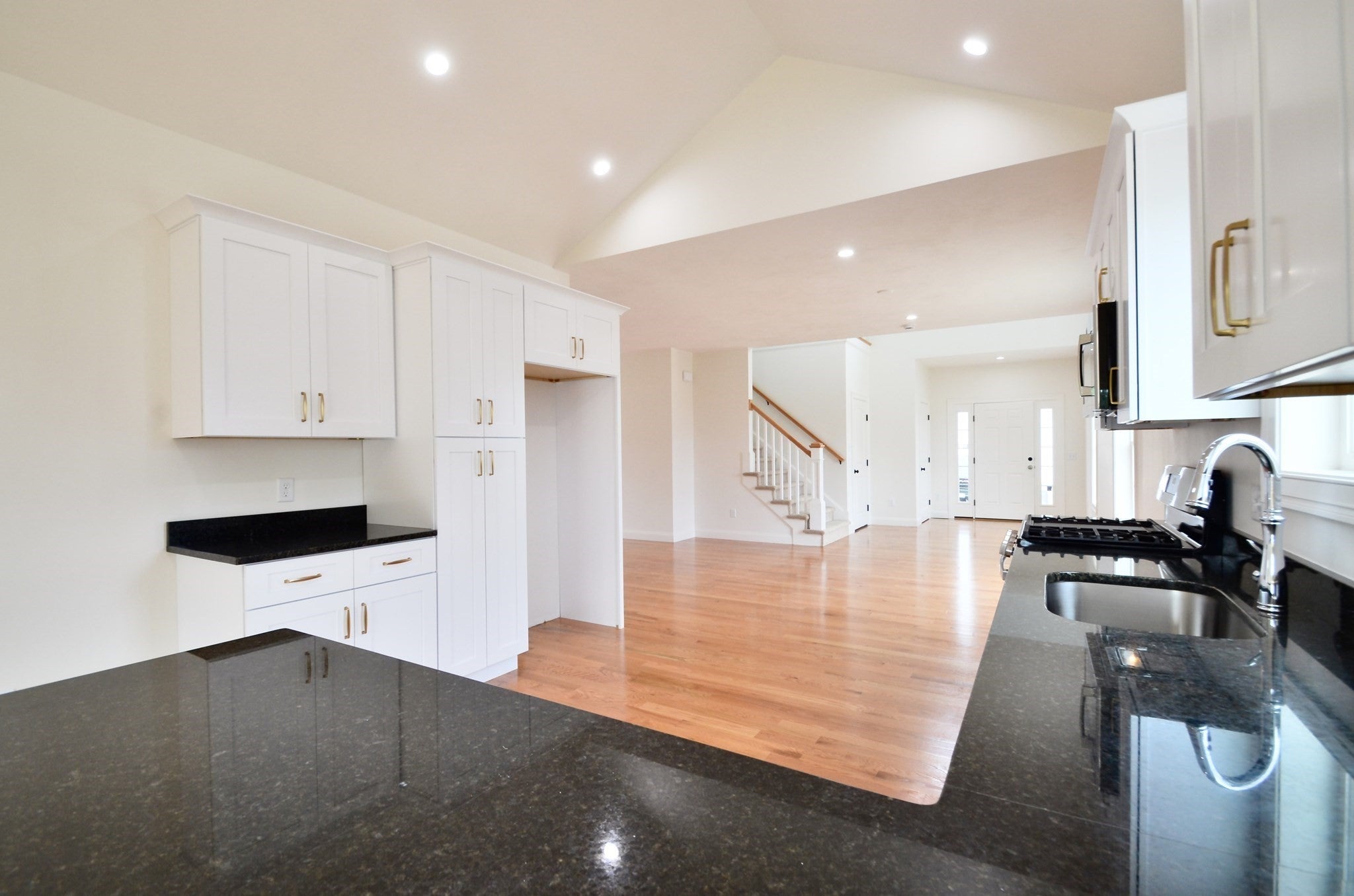 215A Crownshield #20A, Uxbridge, MA, 215A Crownshield #20A, Uxbridge, MA Photo #9