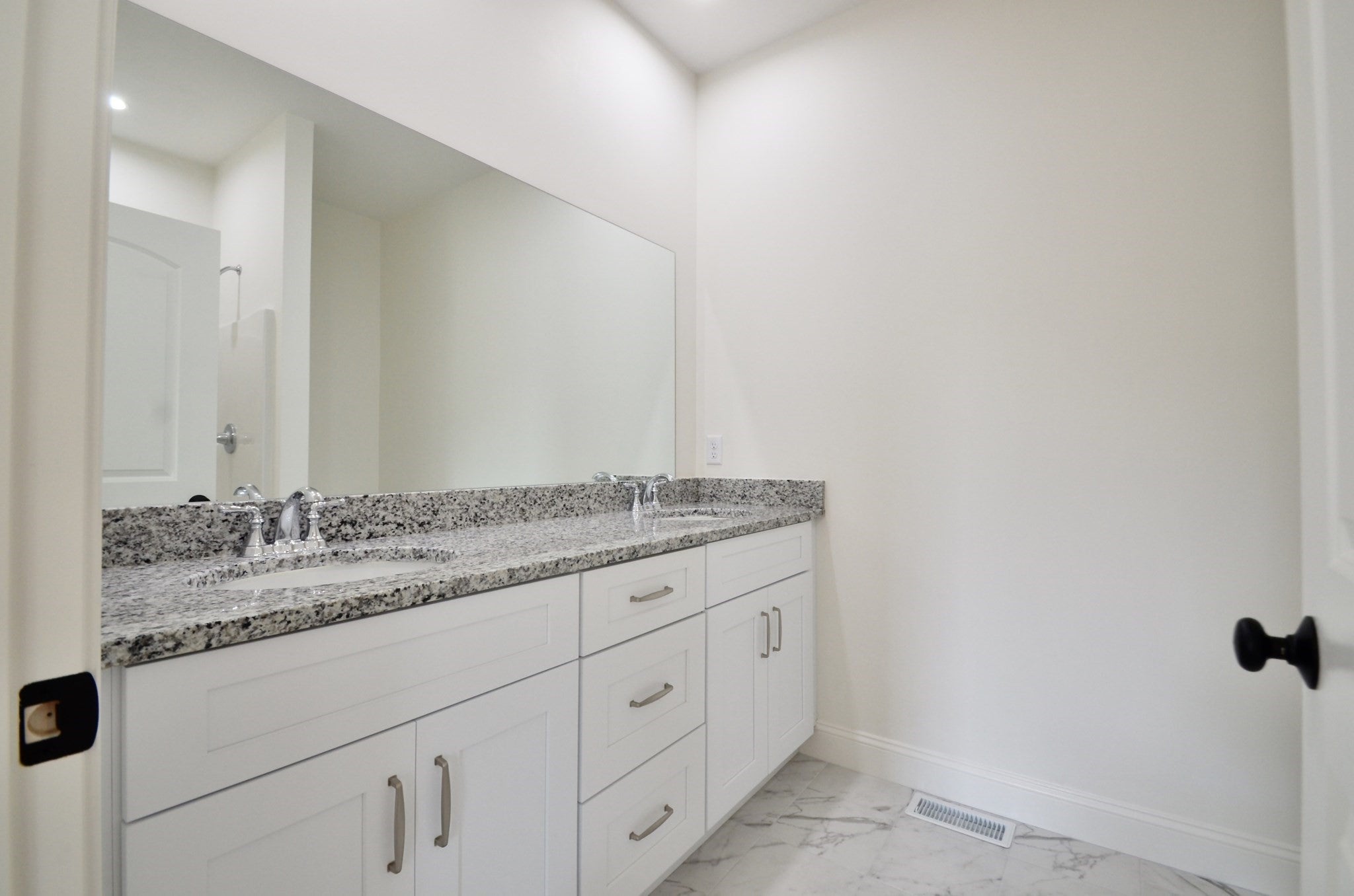 215A Crownshield #20A, Uxbridge, MA, 215A Crownshield #20A, Uxbridge, MA Photo #11