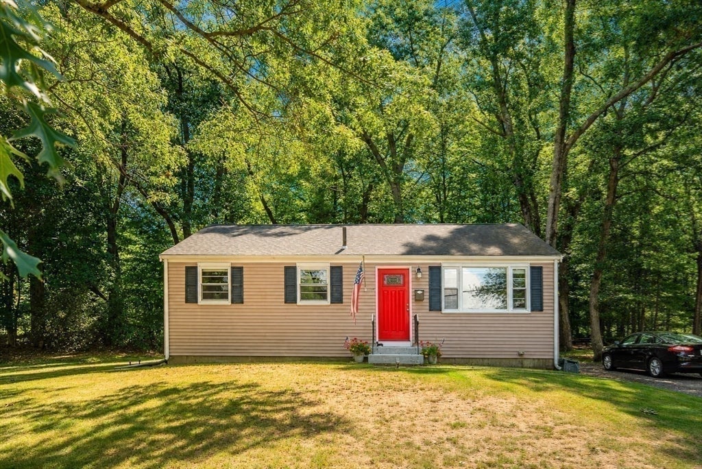 4 Edward Cody Ln