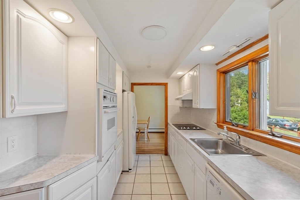 145 Baldwin Ave, Framingham, MA Photo #11