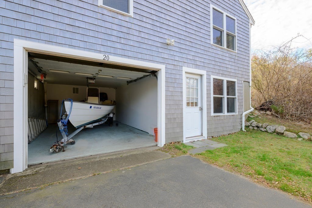 Wellfleet, Massachusetts 02667, United States, 3 Bedrooms Bedrooms, ,2 BathroomsBathrooms,Residential,Contingent,33592