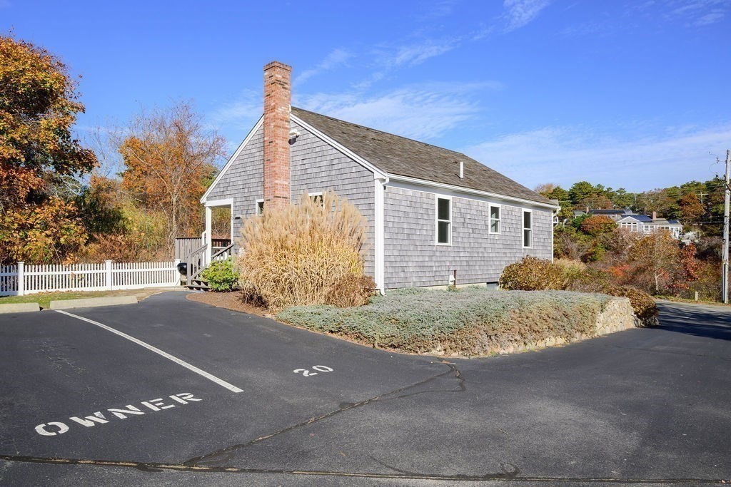 Wellfleet, Massachusetts 02667, United States, 3 Bedrooms Bedrooms, ,2 BathroomsBathrooms,Residential,Contingent,33592