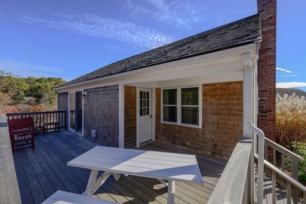 Wellfleet, Massachusetts 02667, United States, 3 Bedrooms Bedrooms, ,2 BathroomsBathrooms,Residential,Contingent,33592