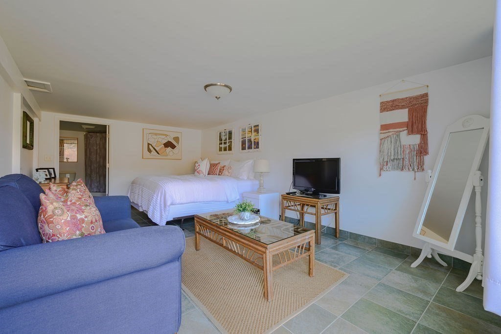 Wellfleet, Massachusetts 02667, United States, 3 Bedrooms Bedrooms, ,2 BathroomsBathrooms,Residential,Contingent,33592