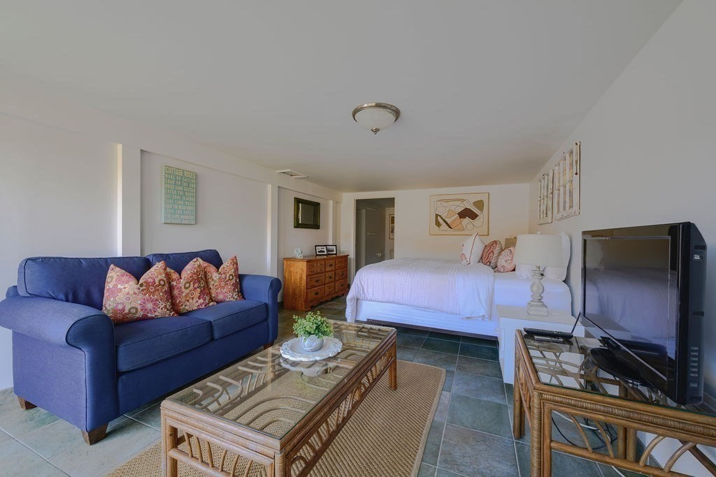 Wellfleet, Massachusetts 02667, United States, 3 Bedrooms Bedrooms, ,2 BathroomsBathrooms,Residential,Contingent,33592