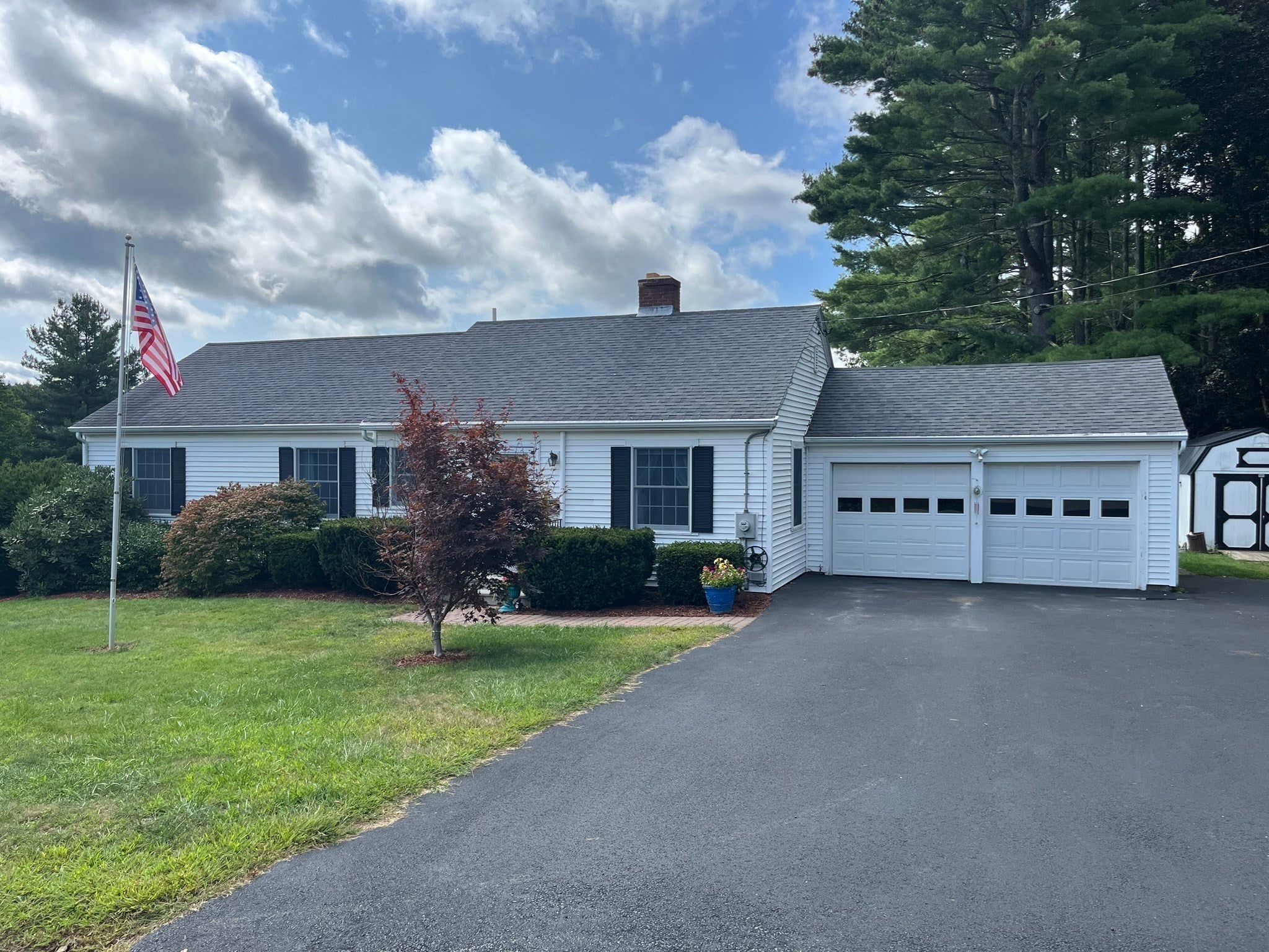 Photo of 18 Crown St, Spencer, MA