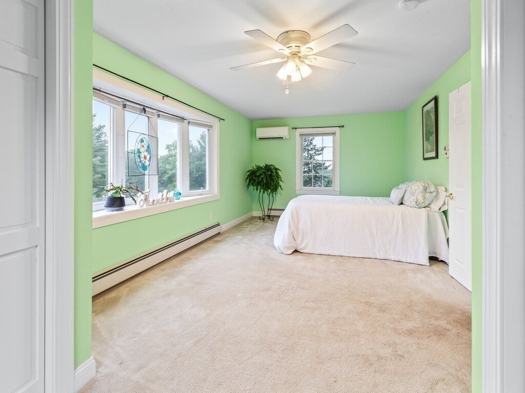 18 Crown St, Spencer, MA Photo #23