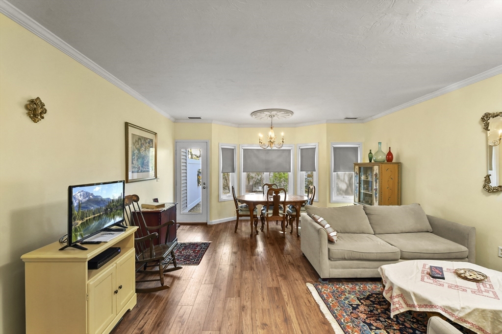 64 Westcliff Dr 64