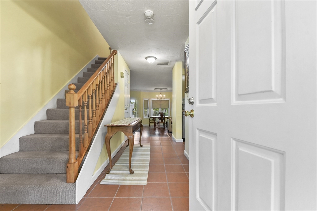 64 Westcliff Dr 64