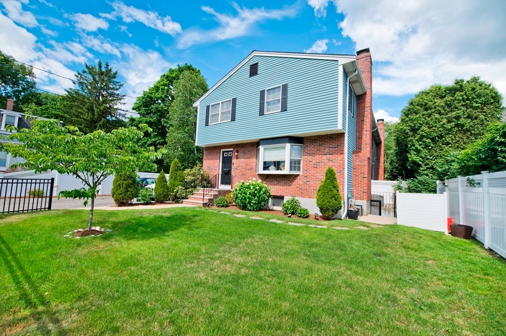 16 Warren Ave