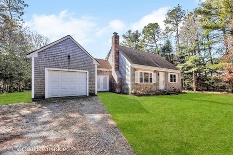11 Dry Hollow Ln Mashpee MA 02649