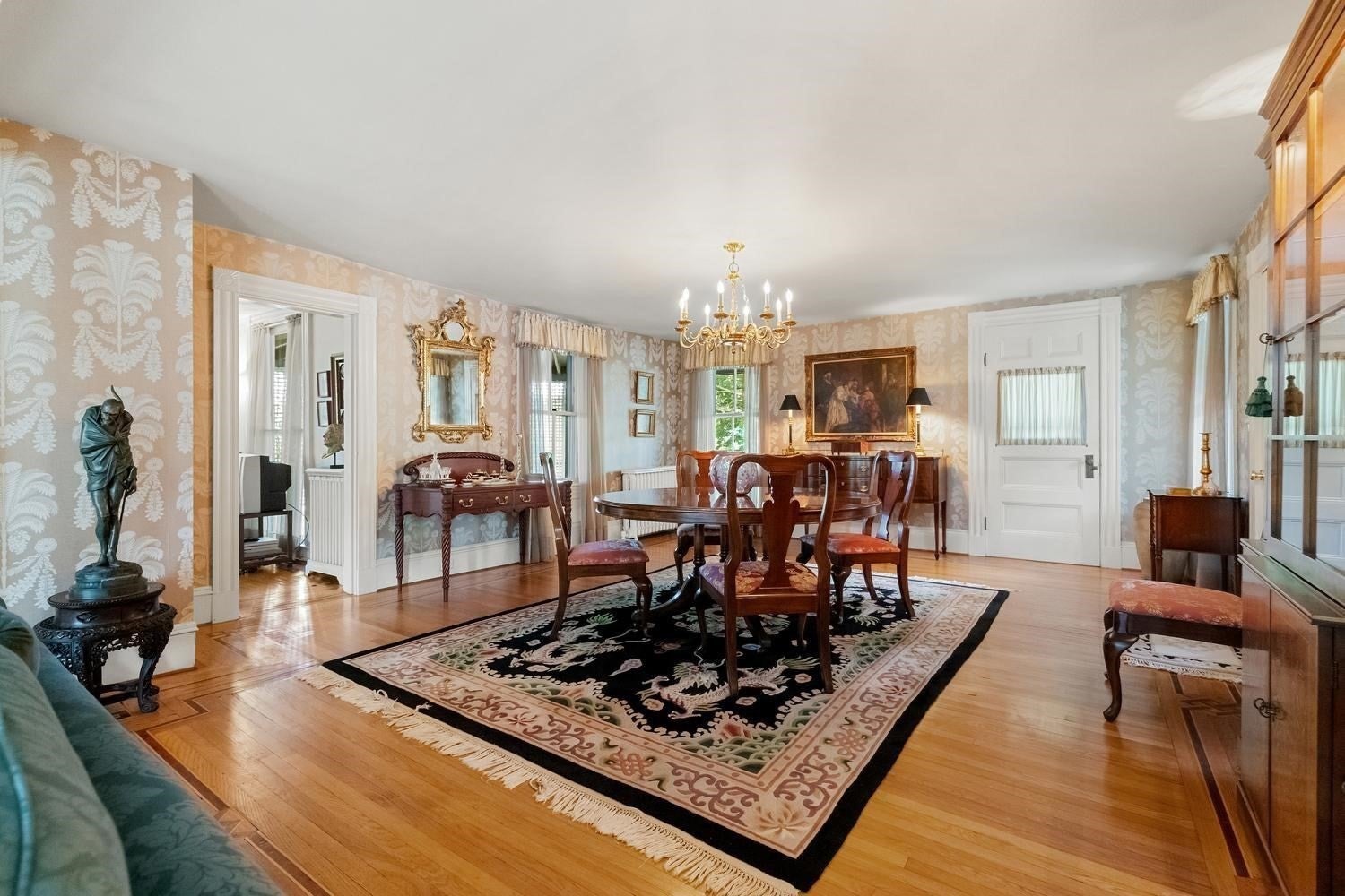 8 Leonard Cir, Medford, MA Photo #14
