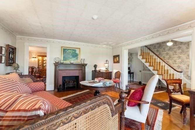 8 Leonard Cir, Medford, MA Photo #10