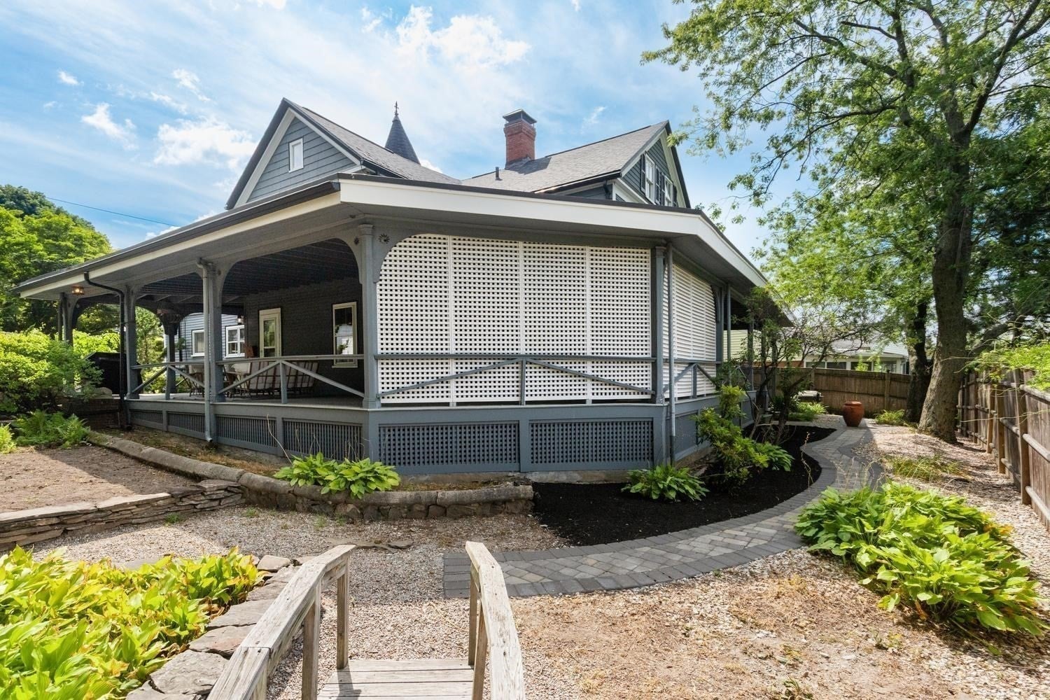 8 Leonard Cir, Medford, MA Photo #39
