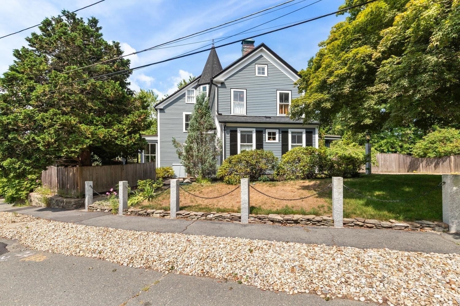 8 Leonard Cir, Medford, MA Photo #6
