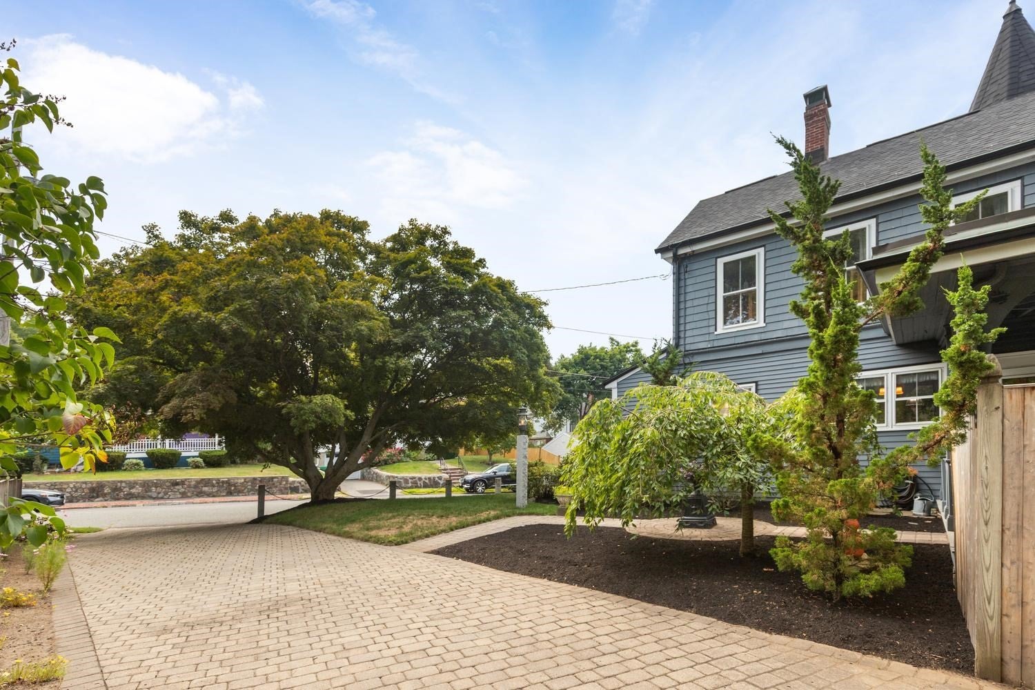 8 Leonard Cir, Medford, MA Photo #3